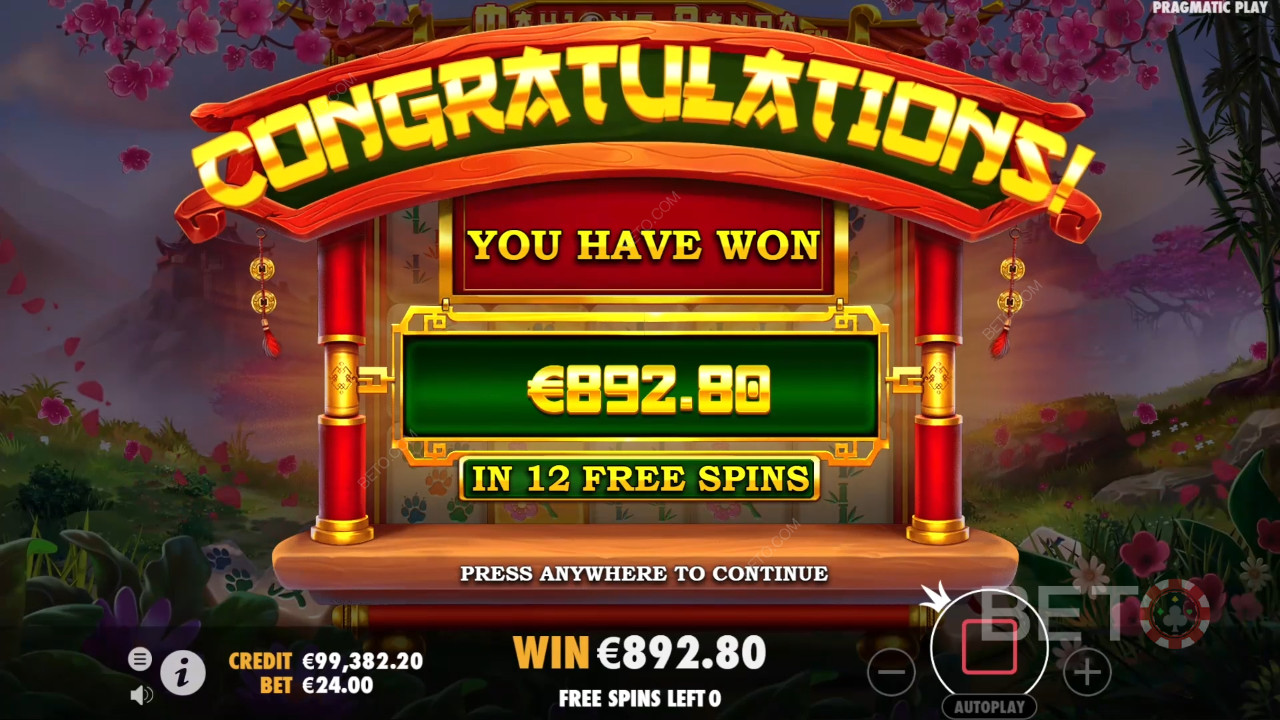 Vinn 5 000 gånger din insats i Mahjong Panda-spelautomaten!