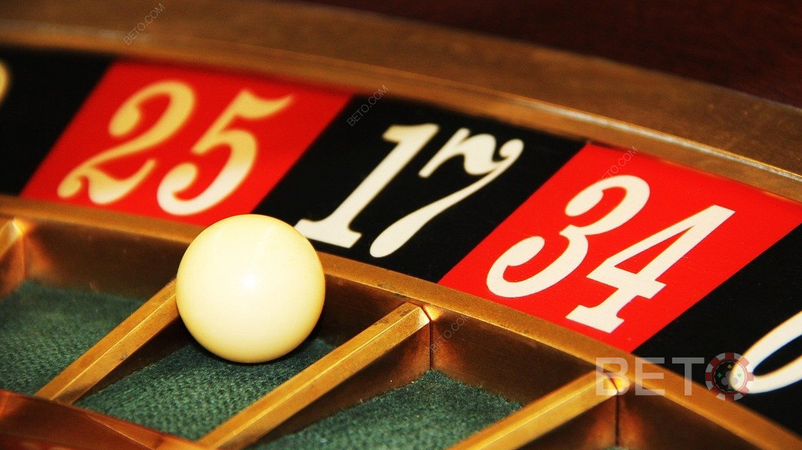 När du spelar roulette online, planera med den bästa roulette satsningsstrategin för att vinna stort.