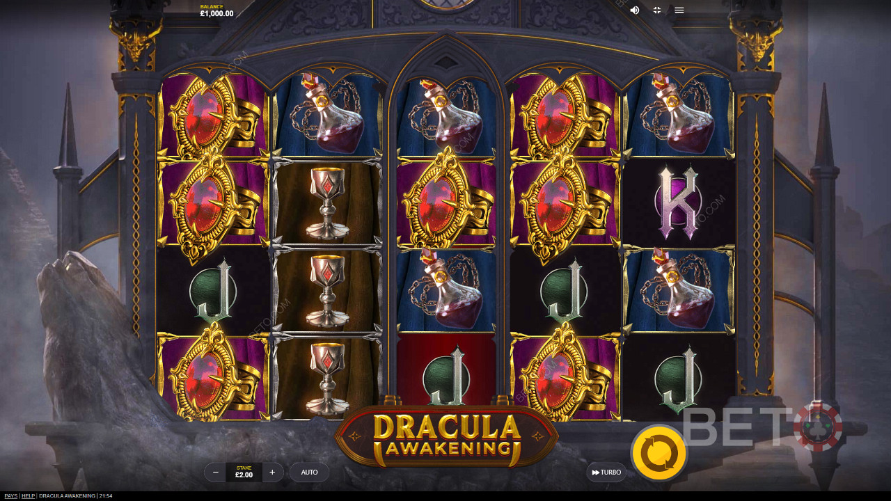 Njut av vackra symboler och temat i spelautomaten Dracula Awakening.