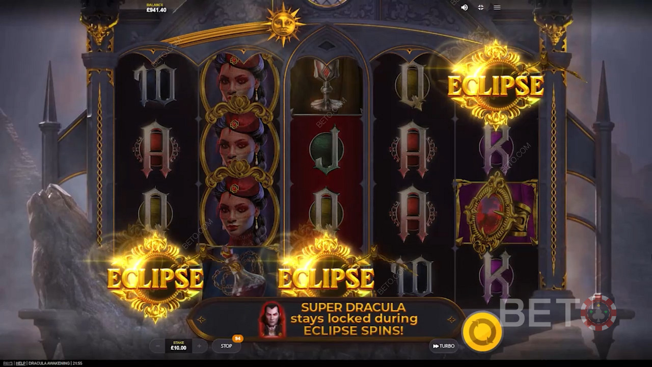 Få 3 eclipse-symboler eller Scatters för att utlösa 7 Free Spins i Dracula Awakening slot.