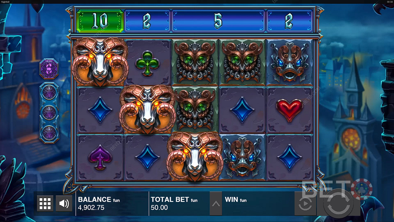 Landa matchande symboler från vänster till höger för att få en vinst i spelautomaten Nightfall