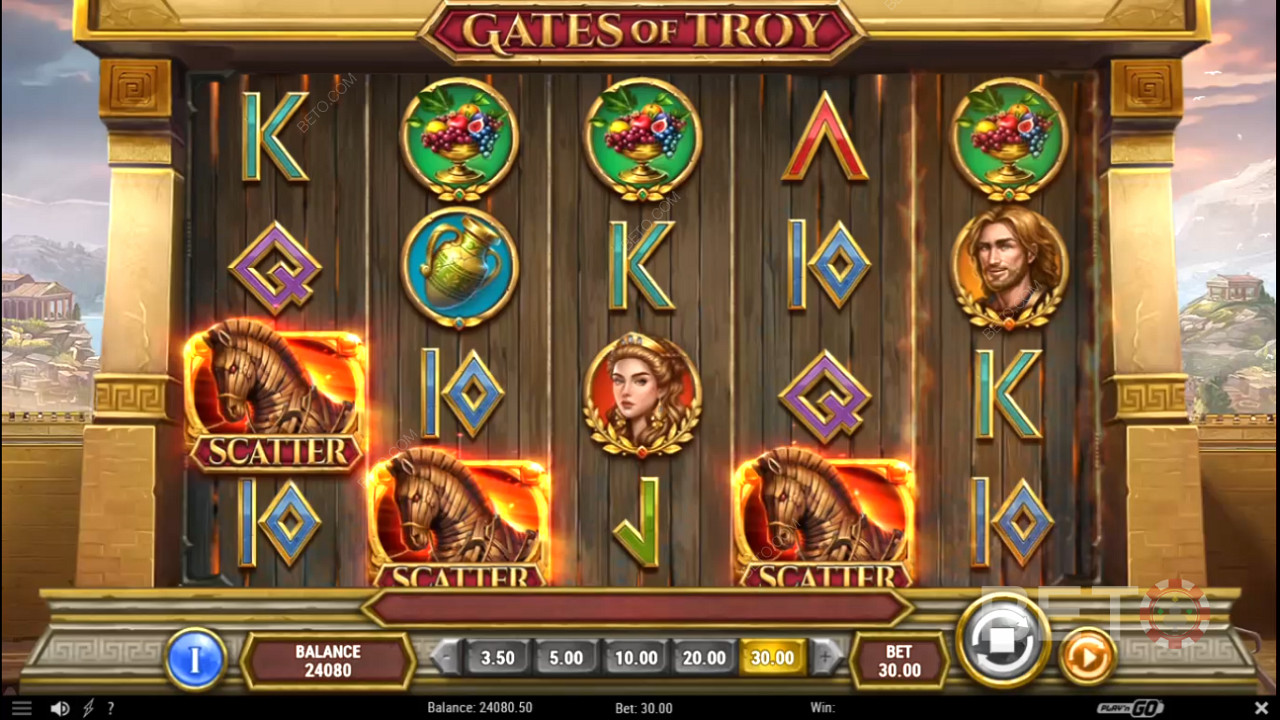 3 eller fler Scatters ger Free Spins i Gates of Troy casinospelet.