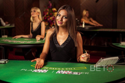Testa dina färdigheter på ett blackjackcasino online. Spela blackjack mot riktiga dealers.